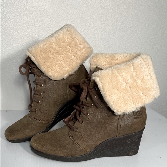 UGG Australia Zea Brown Leather Shearling Wedge Lace-Up Boots Size 7 Shimmer - Picture 1 of 13